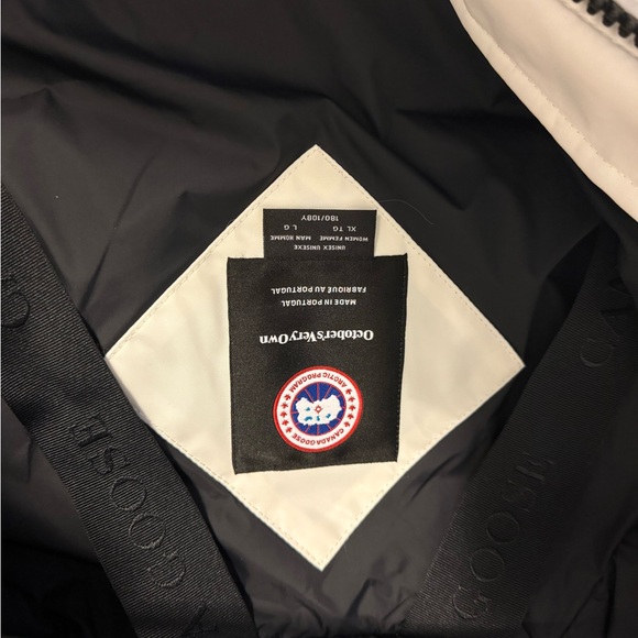 Canada Goose
Chilliwack
Bomber - White (OCTOBER'S
VERY OWN) - Picture 4 of 9